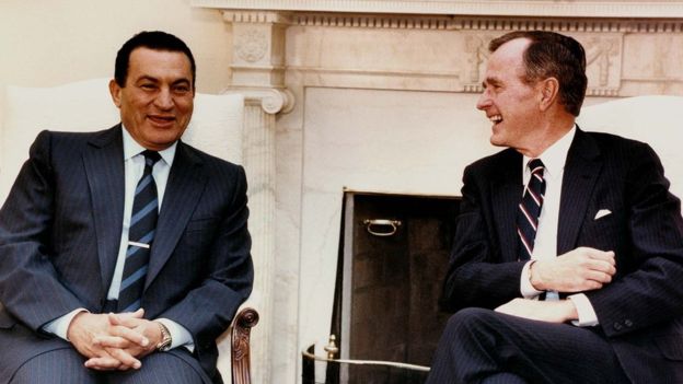 حسني مبارك والرئيس الأمريكي الراحل جورج بوش