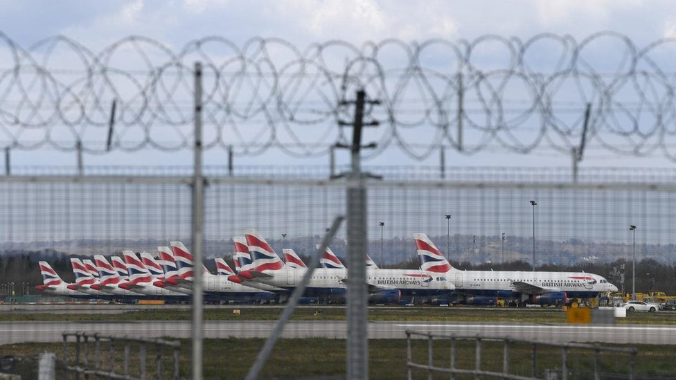 طائرات تابعة شركة الخطوط الجوية البريطانية مصطفة في مطار "غيتويك"، بإنجلترا