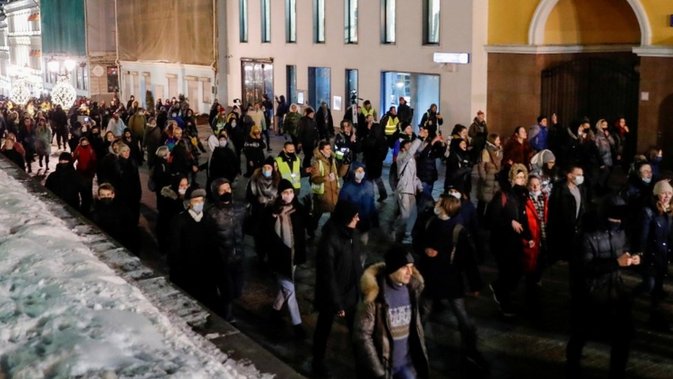 متظاهرون في روسيا لدعم نافالني
