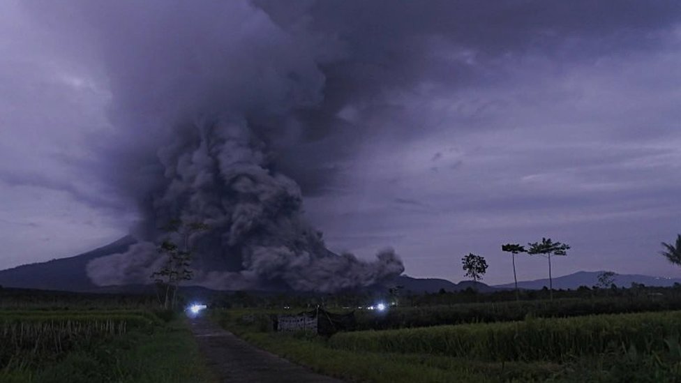 بركان سيميرو (أرشيفيي)