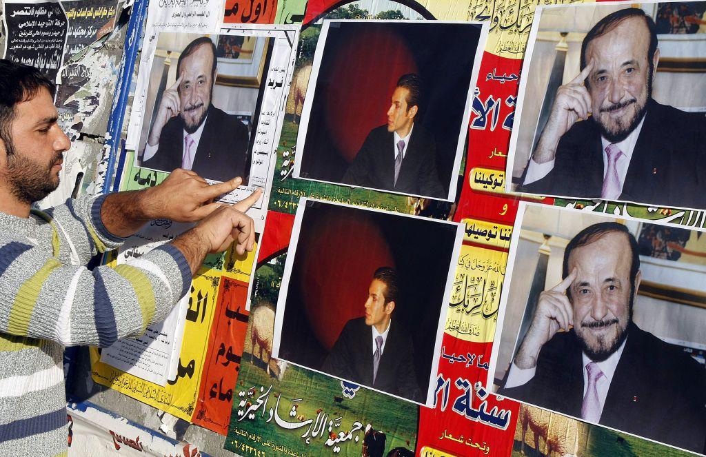 صور لرفعت الأسد وابنه ريبال في مدينة طرابلس في لبنان عام 2007